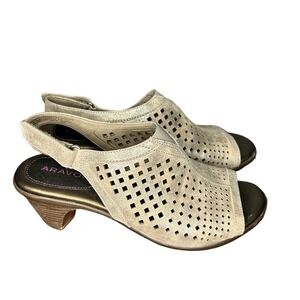 ARAVON Die Cut Metallic Sandals Size 7.5